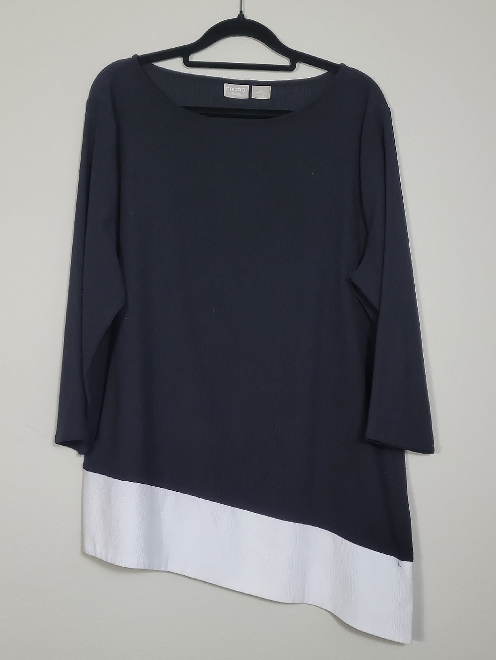 Chicos Travelers Asymmetrical Tunic Top Size 2 Large Black White Colorblock